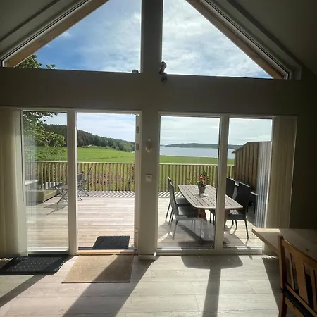 Newly Renovated House On A Farm With A View To The Sea! * 사릅스보르그
