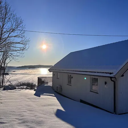 펜션 Newly Renovated House On A Farm With A View To The Sea!