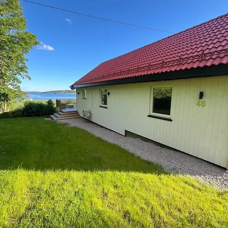 Newly Renovated House On A Farm With A View To The Sea! 펜션 *